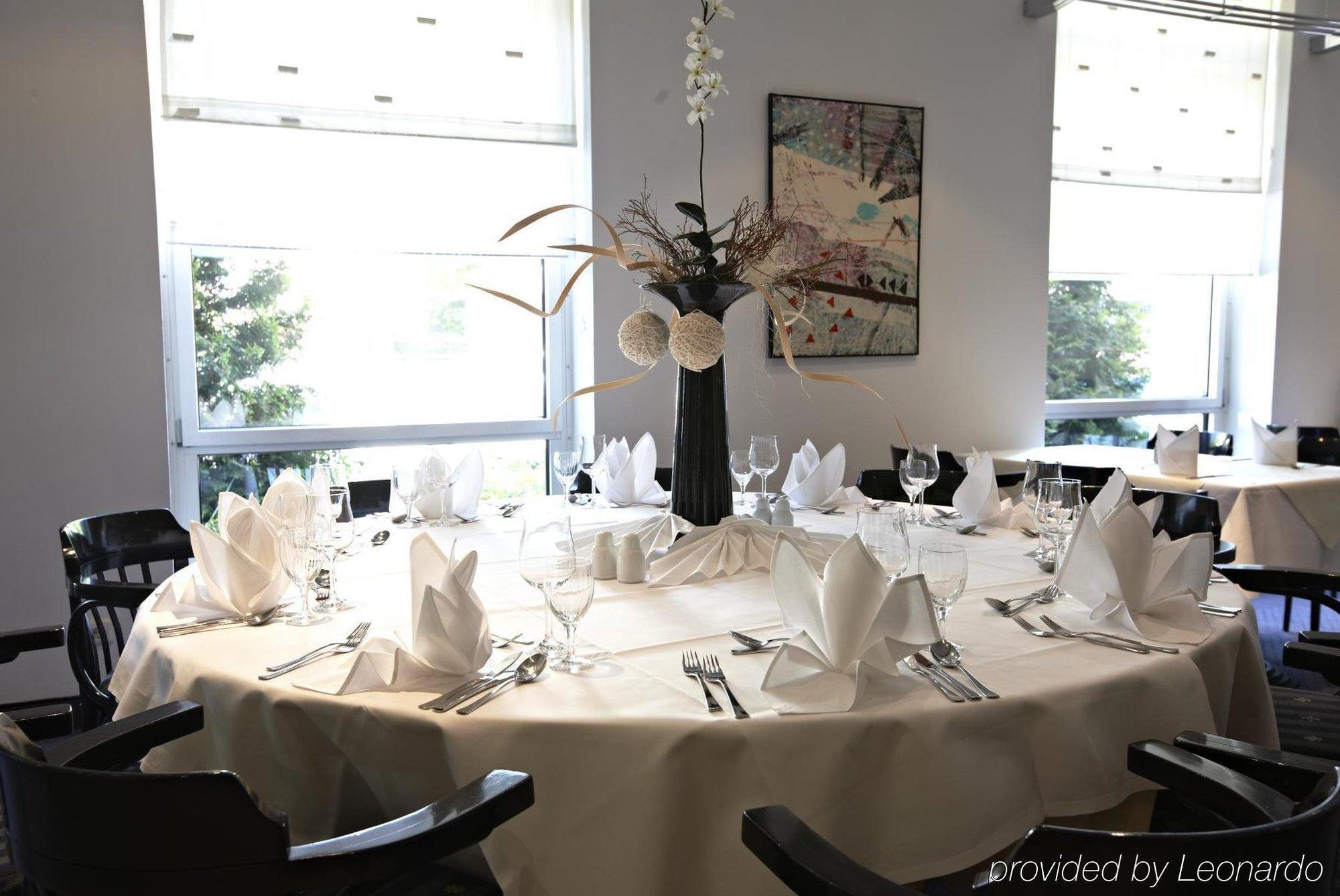 Intercityhotel Rostock Restaurante foto