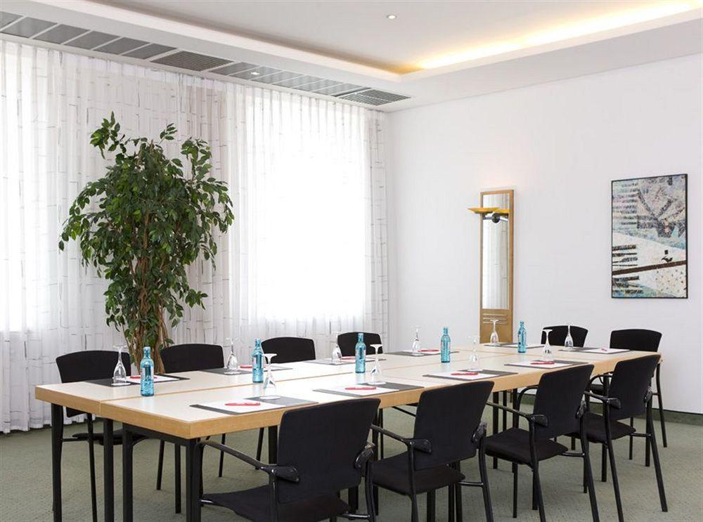 Intercityhotel Rostock Exterior foto