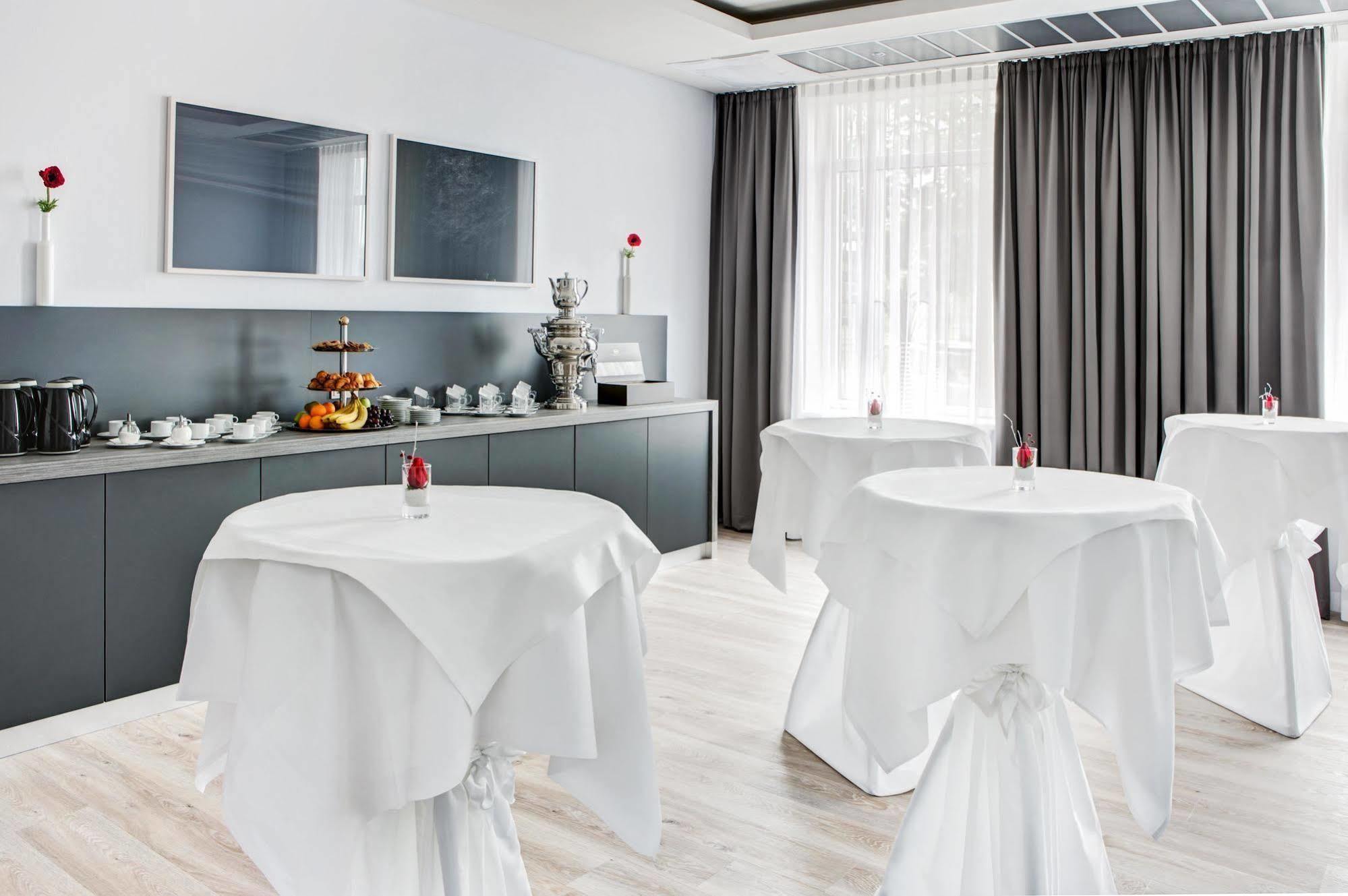 Intercityhotel Rostock Exterior foto